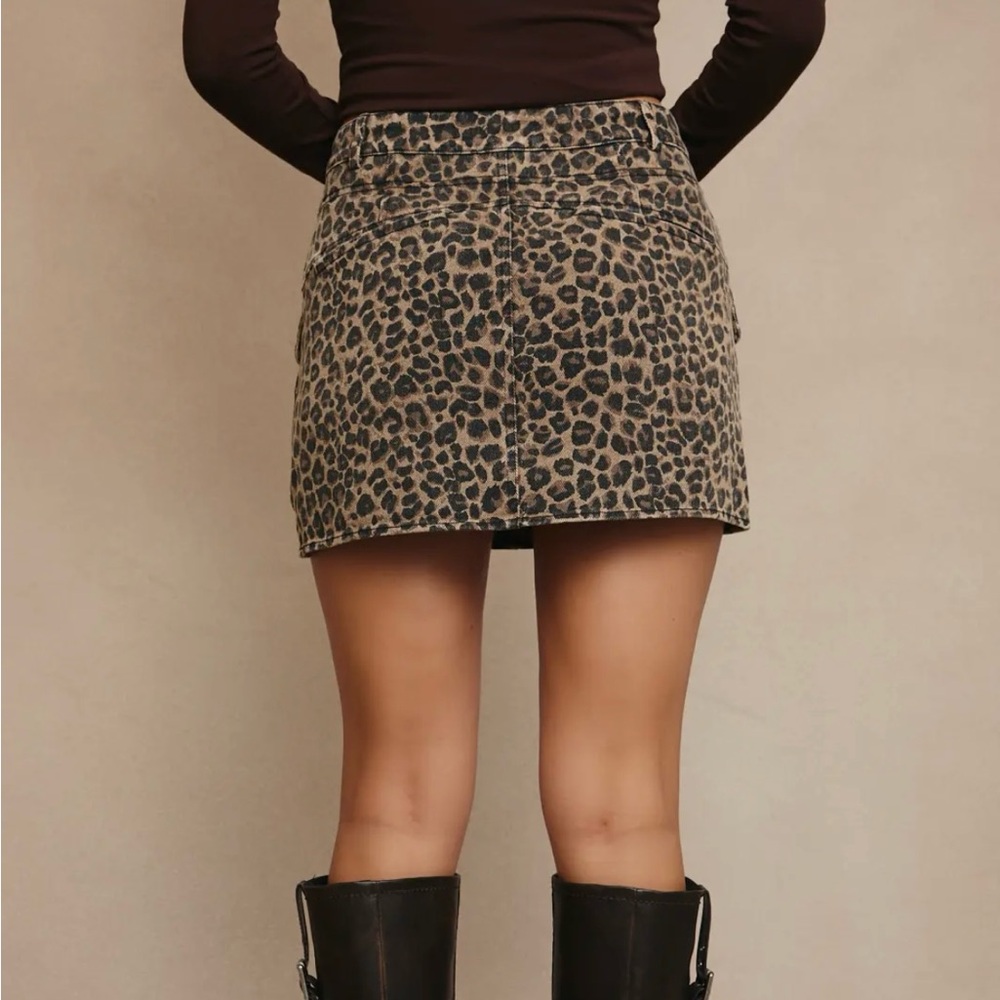 Le Lis Mid-Rise Pocket Detail Leopard Print Mini Skirt - Picture 5 of 6
